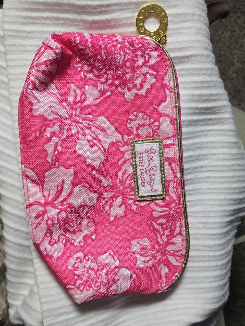 Estee Lauder Pink and White Floral Cosmetic Bag with Gold Trim - Picture 2 of 12